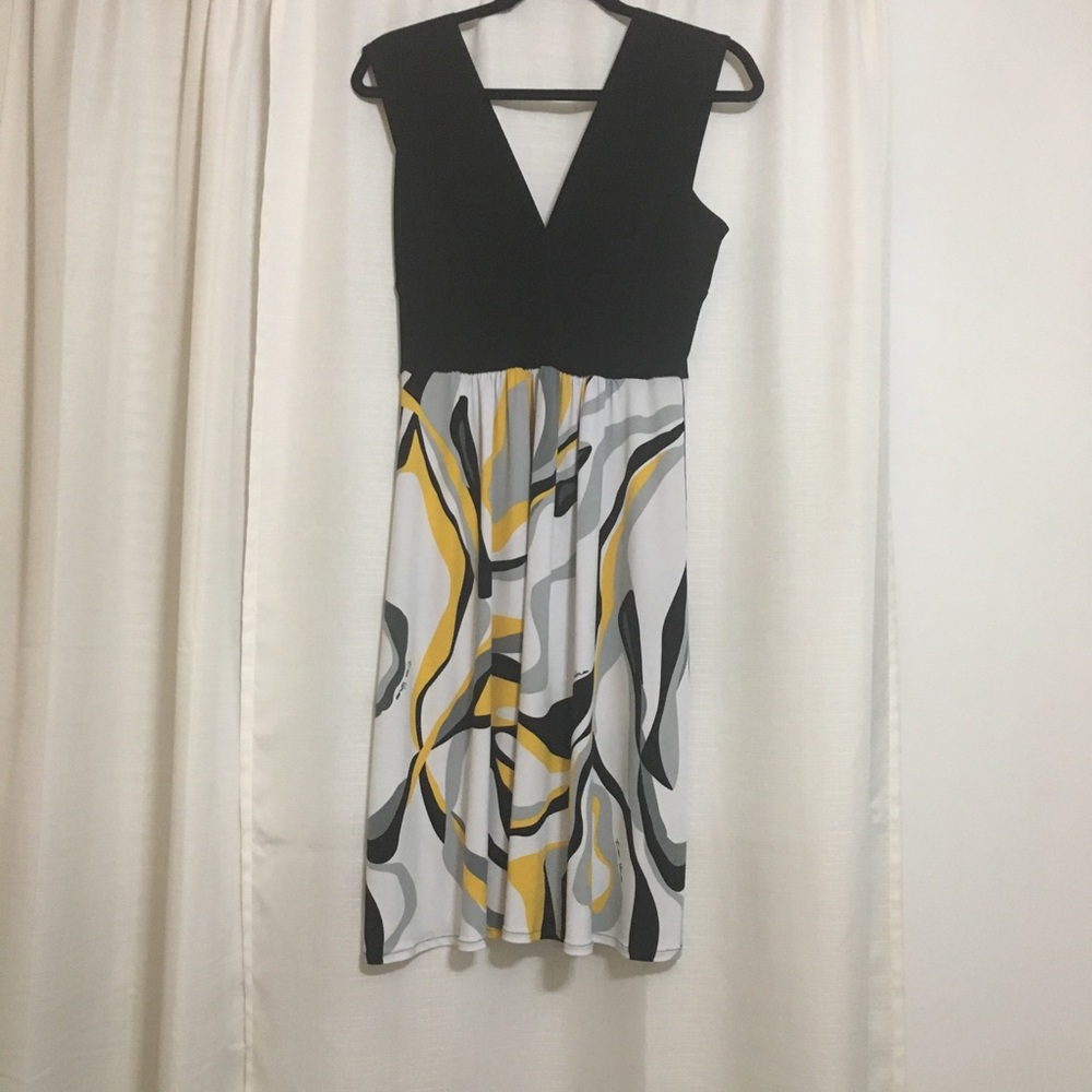 Eva Varro dress